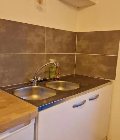 Maison De Bourg كليرمونت-فيراند